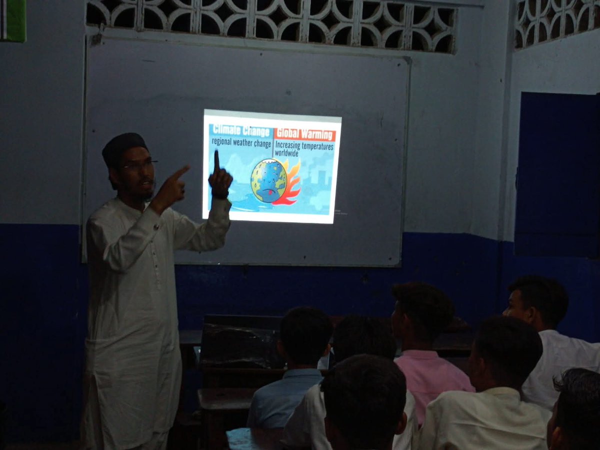 GlobalTo4959's tweet photo. Climate change is undeniable—and recognizing it is the crucial first step toward making a difference.
At Kashan Academy in Machar Colony, Karachi, the passionate young boys of our partner SPARC came together for a truly enlightening session, guided by the inspiring https://t.co/TxtMGz4gpM