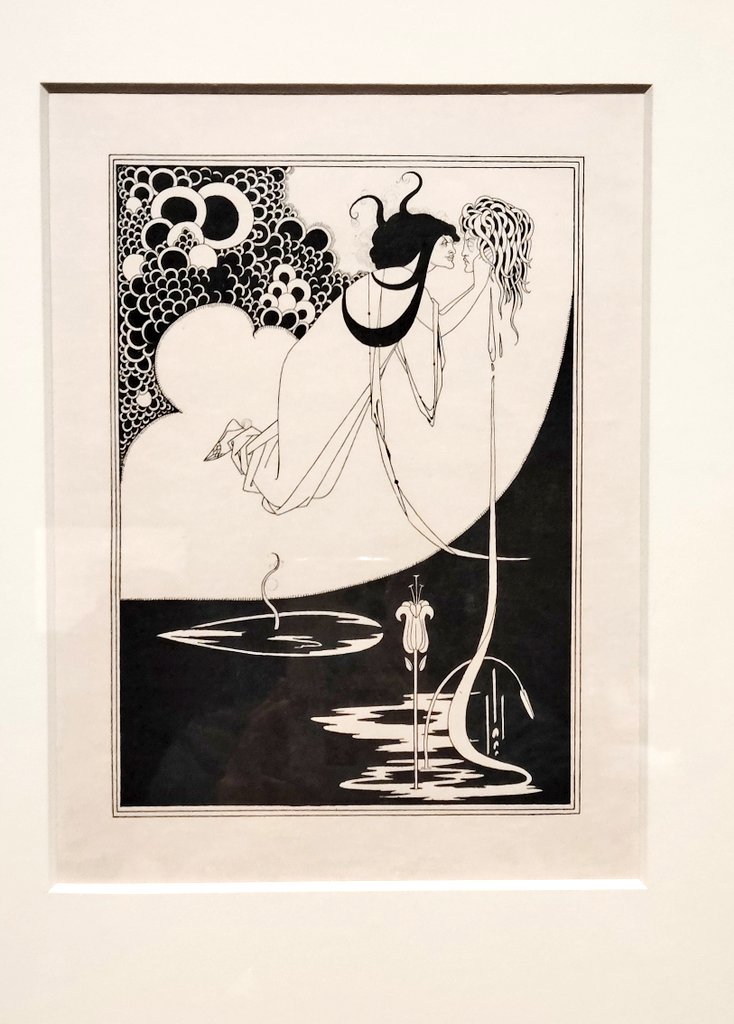 ビアズリー展、美術館の構造も面白かったし、とにかく黒と余白の使い方が上手くて勉強に…血肉になってたらいいな。(一部写写真撮影可)クリムトや浮世絵の大胆な構図を想起したりなどしたし、当たり前だが、絵が、上手い…感嘆 