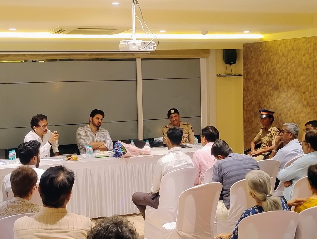 SardesaiVarun's tweet photo. कलानगर ALM सोबत काल बैठक घेऊन स्थानिक विषय समजून घेतले. https://t.co/02EcOsqpgH