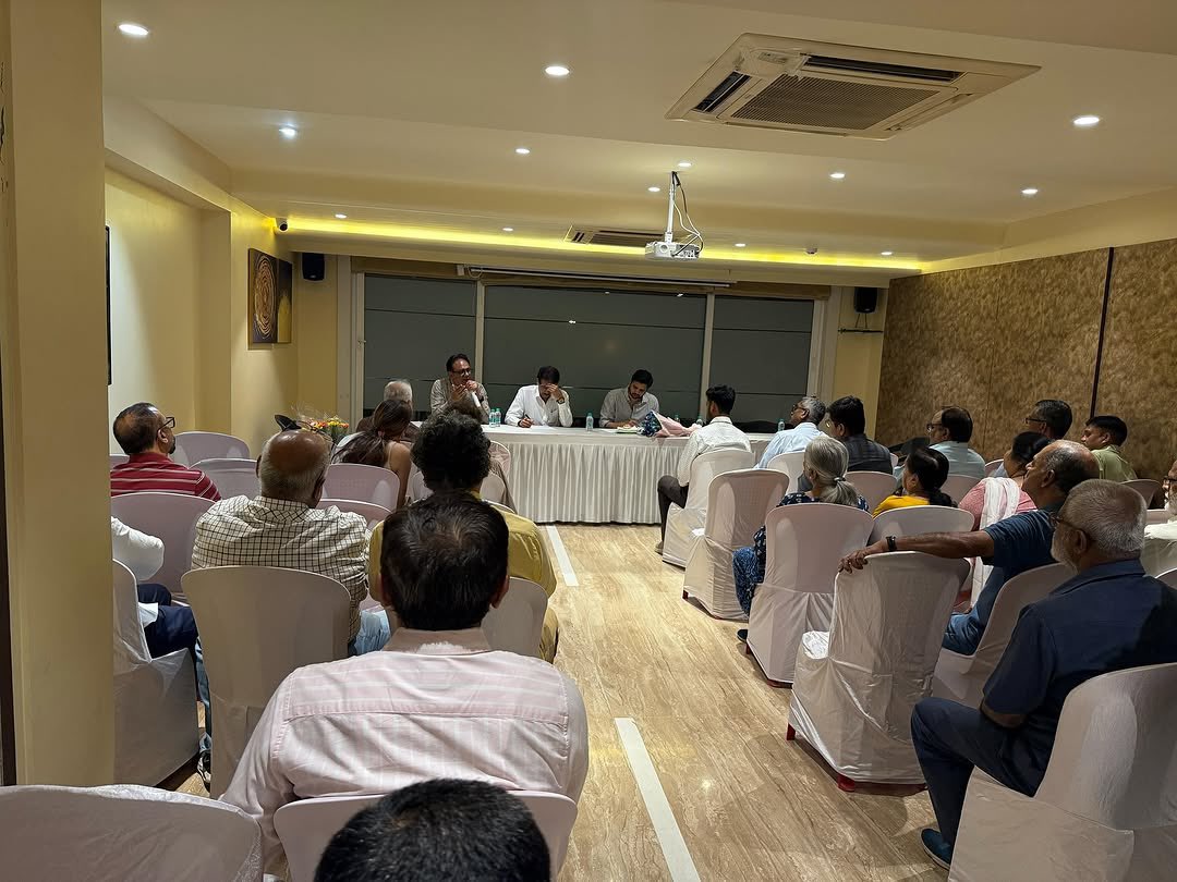 SardesaiVarun's tweet photo. कलानगर ALM सोबत काल बैठक घेऊन स्थानिक विषय समजून घेतले. https://t.co/02EcOsqpgH