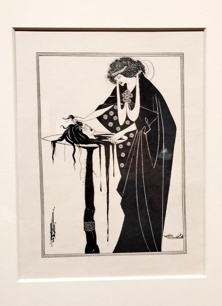 ビアズリー展、美術館の構造も面白かったし、とにかく黒と余白の使い方が上手くて勉強に…血肉になってたらいいな。(一部写写真撮影可)クリムトや浮世絵の大胆な構図を想起したりなどしたし、当たり前だが、絵が、上手い…感嘆 