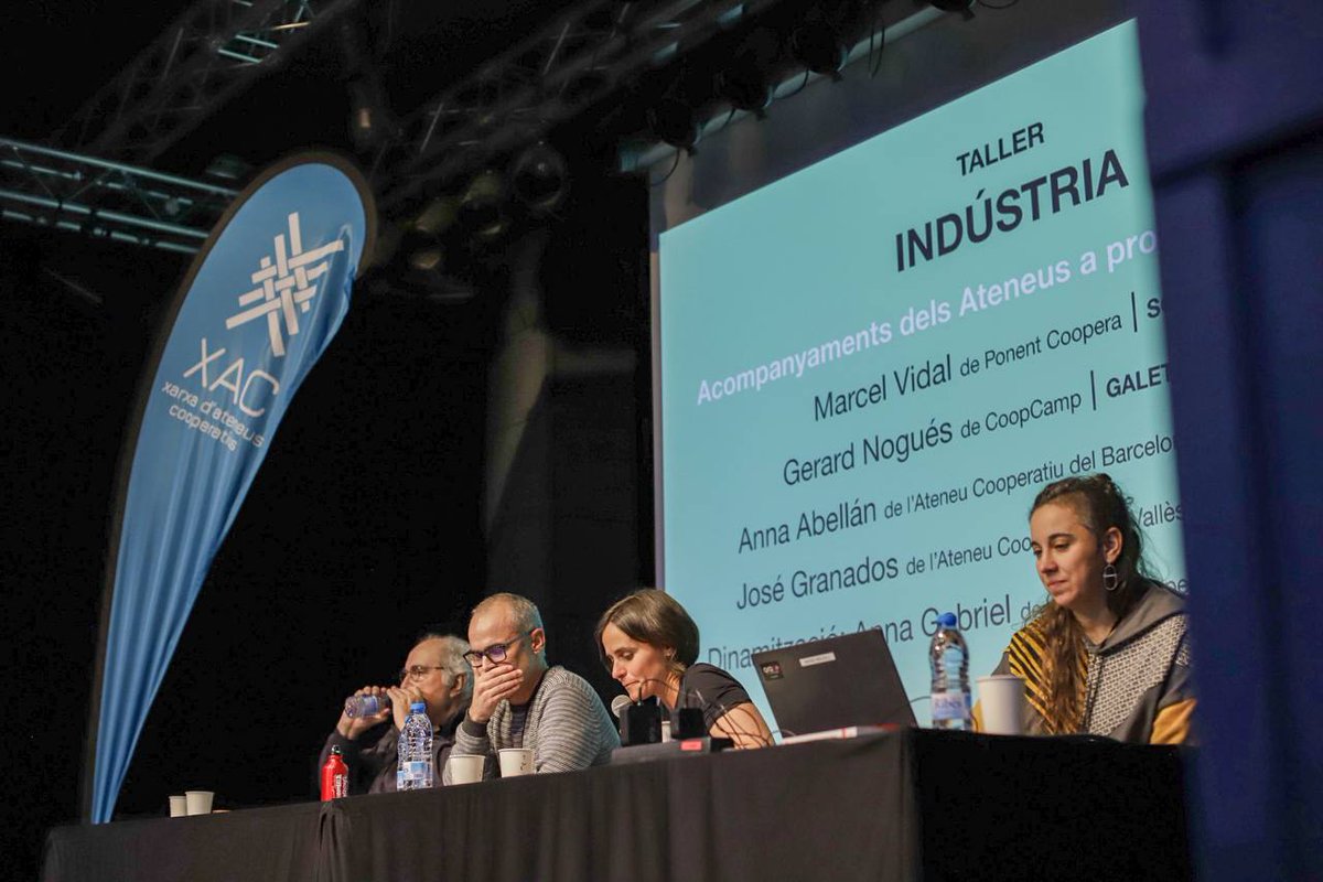 Foto de família i d'alguns moments de la #PlenàriaXAC2025 avui a Granollers 

Ens hem retrobat i reconegut i hem debatut entre totes i amb ponents de nivell sobre com l'economia social i solidària pot donar resposta als reptes en #habitatge i #indústria