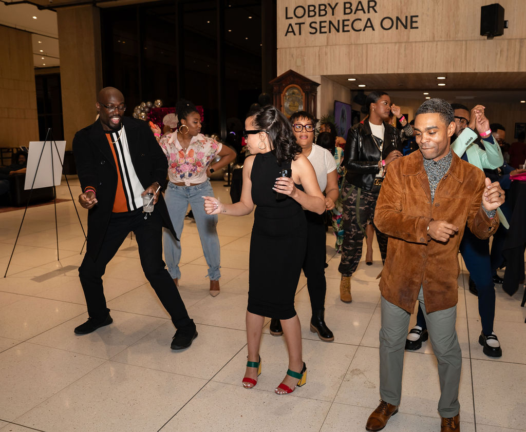 ADRIVTheGoGetta's tweet photo. There are only a few rules when attending The Go Getta Mix &amp; Mingle:
✨ Have fun
✨ Dance like nobody’s watching

Let’s just say—mission accomplished. 💃🏽 https://t.co/HqLP6sU6g1