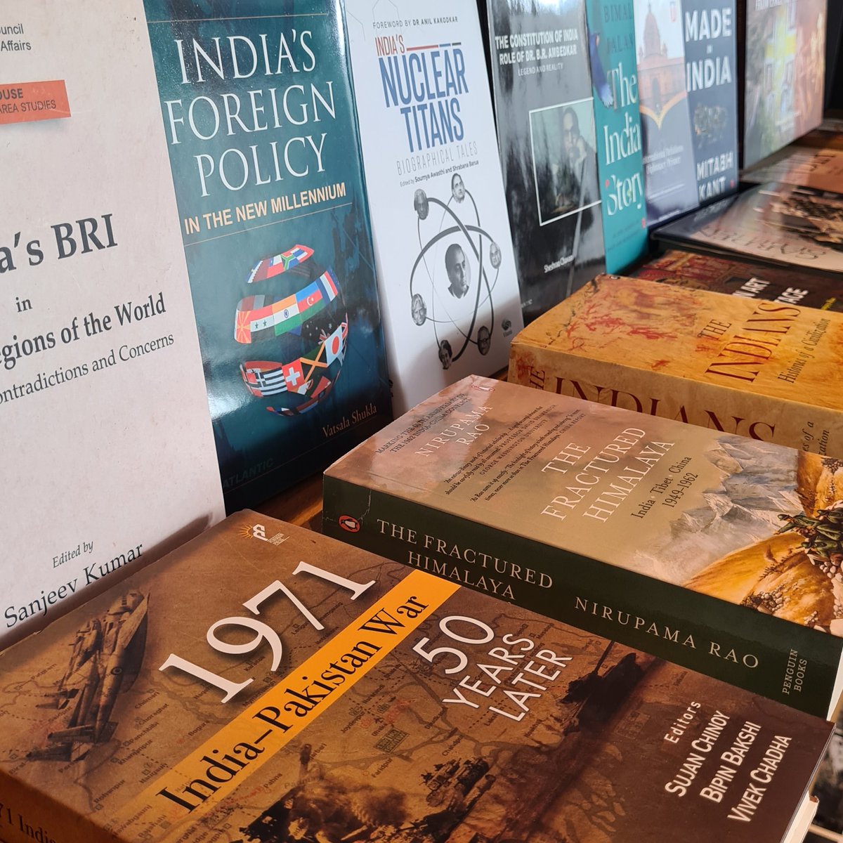 ICDS Tallinn (@icds_tallinn) on Twitter photo Today, Indian Ambassador Ajaneesh Kumar visited the ICDS and presented us with a selection of books as a gift on India’s rich history and culture. 📚
Thank you for this thoughtful contribution to our collection, and best of luck in your upcoming post in Argentina! <a href="/AjaneeshK/">Ajaneesh Kumar</a> Today, Indian Ambassador Ajaneesh Kumar visited the ICDS and presented us with a selection of books as a gift on India’s rich history and culture. 📚
Thank you for this thoughtful contribution to our collection, and best of luck in your upcoming post in Argentina! <a href="/AjaneeshK/">Ajaneesh Kumar</a>