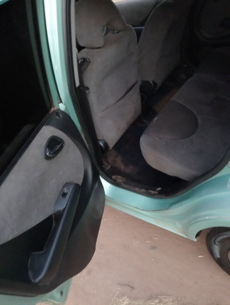 Tadiwa_KD's tweet photo. Honda fit GD1 haina chekubata ndirikuda munhu ari serious ane cash🔥🔥
$3 500 no neg
Call or whatsapp: 0777849030 https://t.co/c3qdM3b3fi
