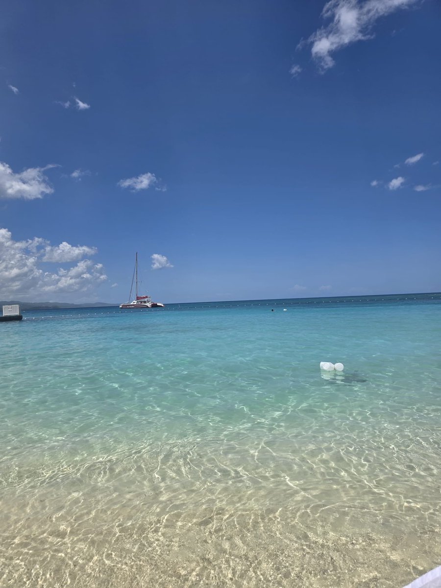 clovermyrie's tweet image. My beautiful mom would’ve been here with me 🙏🏿 loved taking her on these mini vacations 😢♥️ this time my kids took me on this mini vacation 😘 my mom is gone but I’m still here for my kids 🥰#bestlife❤️ #islandlife #minivacation #kidstime 😘 #metime 🥰 #missingmymom 😢 #myview