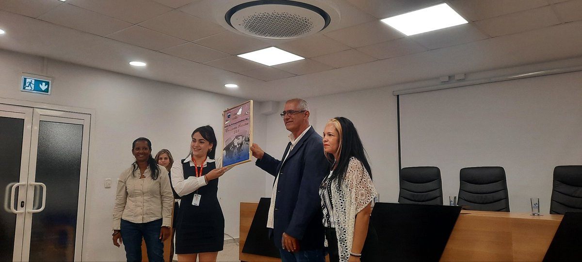 Recibe el Centro de Telecomunicaciones de la ZEDM de <a href="/ETECSA_Cuba/">ETECSA</a> la condición de Vanguardia Nacional por cuarto año consecutivo.  #EtecsaTeAcompaña #ArtemisaJuntosSomosMás