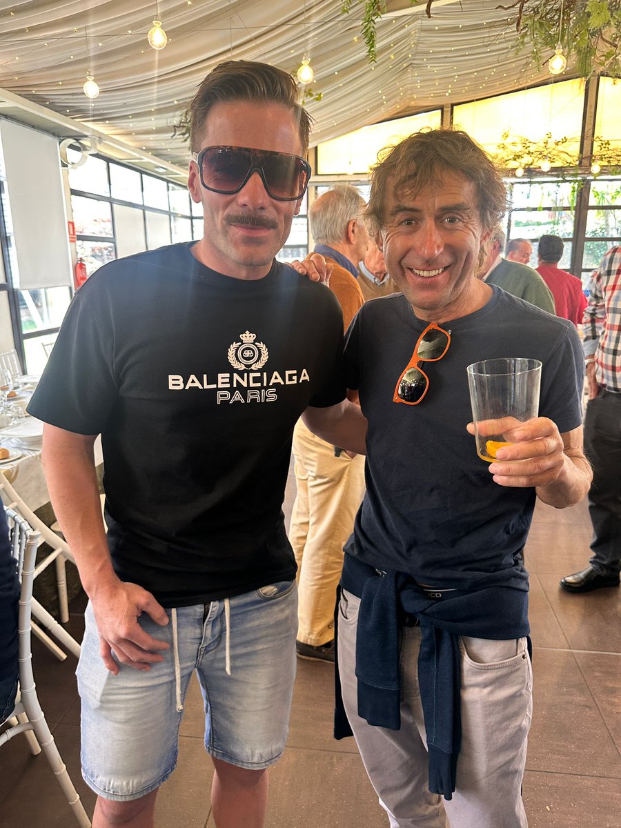 Cohete Suárez (@jasuarezoficial) on Twitter photo Cuando yo comía potitos y pasaba las tardes "empantallao" viendo episodios de vaca y pollo......este señor ya hizo visitar alguna cuneta del Fitu a mí actual copi.
El Ruper....nin.
#Pinesmasviejoquelassandaliasdejesucristo Cuando yo comía potitos y pasaba las tardes "empantallao" viendo episodios de vaca y pollo......este señor ya hizo visitar alguna cuneta del Fitu a mí actual copi.
El Ruper....nin.
#Pinesmasviejoquelassandaliasdejesucristo