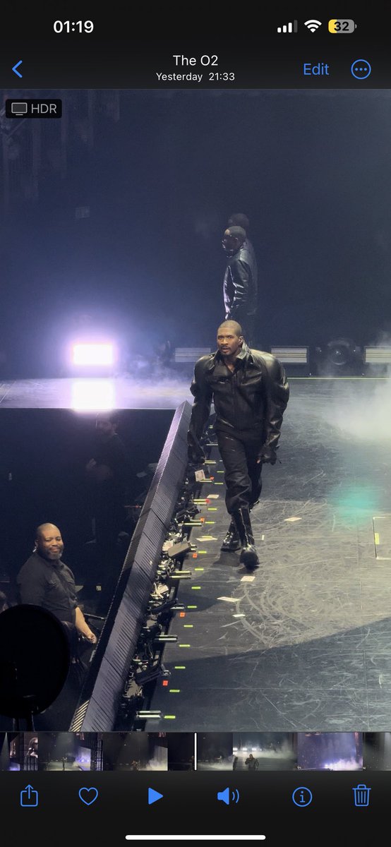ZaraLodds's tweet photo. Idc what anyone says, usher was flipping fantastic. https://t.co/iJtU95NUY8