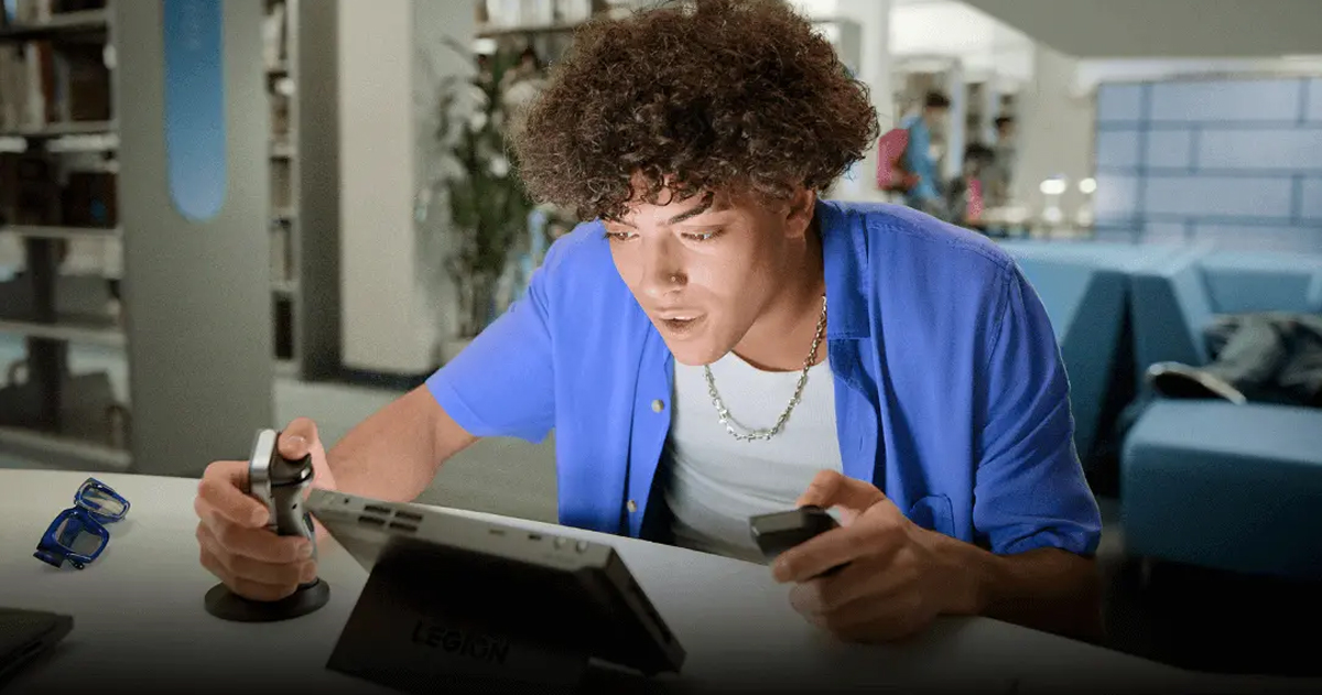 Hitekfr's tweet image. Lenovo Legion Go : la console portable profite d'une offre exceptionnelle #bonplanFnac #LenovoLegionGo #consoleportable | bit.ly/4iao6Dc