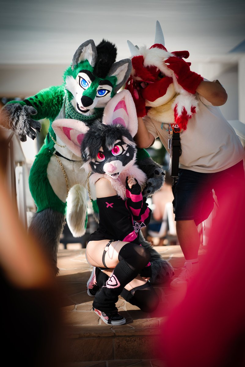 Just finished compiling (most) of my photos from #FurDU2025! I'm so happy with how these turned out! Check them out here:
photos.app.goo.gl/2WdZdiozR1EX6s…

I also have a Telegram channel for photos now:
t.me/JFPhotos

Featured here are: <a href="/NAYFINZ/">//nayf.in/</a>, <a href="/ShilohBat/">Shiloh 🦇</a>, and <a href="/Torani_Wolf/">Torani</a>