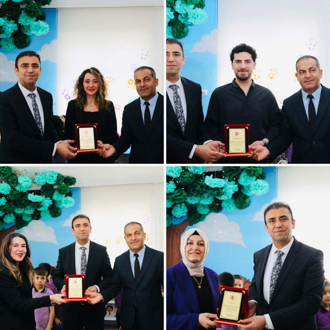 Gaziantep_MEM's tweet photo. YAŞAMI TÜRKÇEYLE, TÜRKÇEYİ TÜM ZENGİNLİĞİYLE KAVRAMAK İÇİN KÜTÜPHANEDEYİZ!📚

İl Millî Eğitim Müdürümüz Dr. Erdal Kılınç; İl Millî Eğitim Müdür Yardımcısı Fatih Türkhan, Şahinbey İlçe Millî Eğitim Müdürü Eyüp Güneş ve İlçe MEM yöneticileri ile Hatice Karslıgil İlkokulu bünyesinde geri dönüşüm kütüphanesinin açılış programına katıldı.🎀✂️

Okula kazandırdıkları kütüphane için öğretmen ve okul yöneticilerini tebrik ediyor, kitapların okuma kültürünün gelişimine ve Türk dilinin zenginliklerinin keşfine vesile olmasını diliyoruz.💐

@tcmeb @Yusuf__Tekin @kemalcebervali @erdalkilinc27