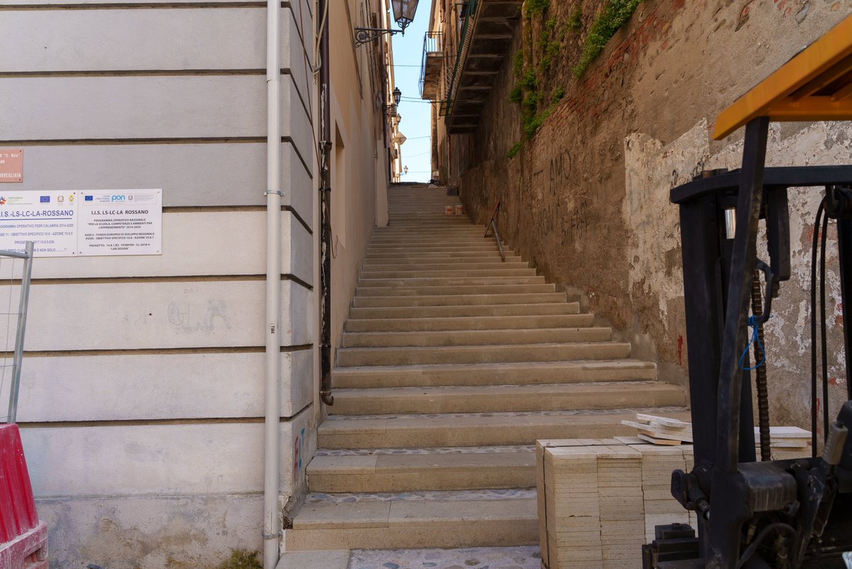 StasiFlavio's tweet photo. Il bello dei progetti di #rigenerazioneurbana che stiamo realizzando è che fanno tornare all'antico splendore luoghi abbandonati da anni.
Ecco alcune foto dei percorsi di San Domenico e dei cantieri ex Carcere e Palazzo Francalanza.
#coriglianorossano #PINQuA https://t.co/RbIw1IrpVH