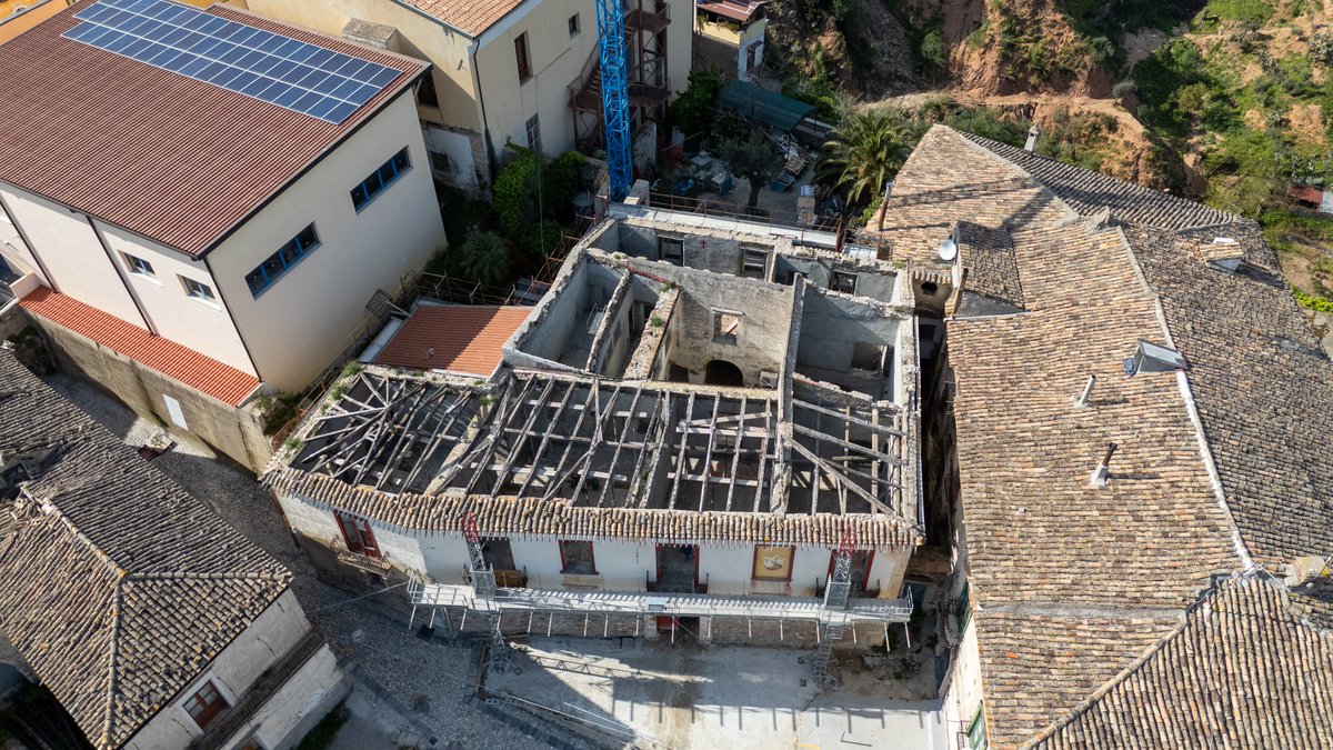 StasiFlavio's tweet photo. Il bello dei progetti di #rigenerazioneurbana che stiamo realizzando è che fanno tornare all'antico splendore luoghi abbandonati da anni.
Ecco alcune foto dei percorsi di San Domenico e dei cantieri ex Carcere e Palazzo Francalanza.
#coriglianorossano #PINQuA https://t.co/RbIw1IrpVH