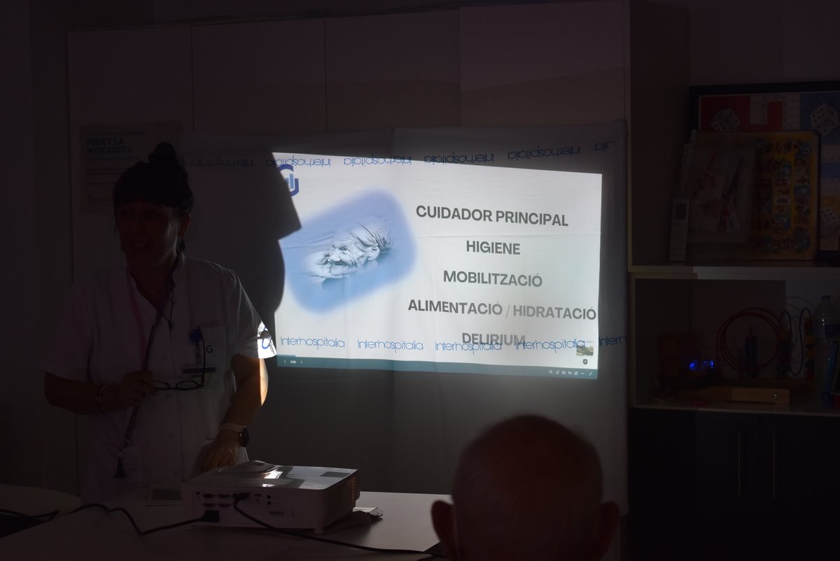 Avui hem realitzat el taller "Educa'm" 😊  

Un taller pràctic liderat per professionals d'Infermeria Geriàtrica, i dirigit a familiars i cuidadors de pacients ingressats a la Unitat de Mitja Estada.  

#HGG #Granollers #Cuidadors #Cuidadores