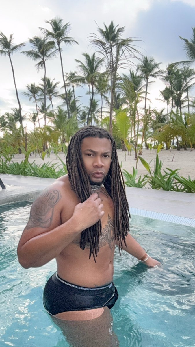PorcelainMattel's tweet photo. Who in miami imma be there @ the end of the month 👀 #HappyHumpday #TaurusSeason #BDayWeekendLoading https://t.co/nHqZzWRR5d