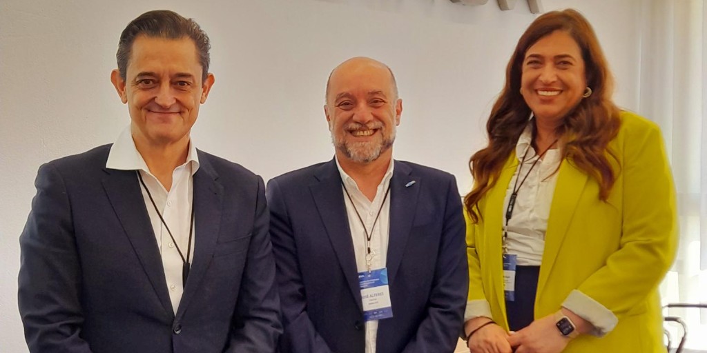 infoGMV_es's tweet photo. GMV se une a @FCTNOVA y a 6 empresas tecnológicas para impulsar el nuevo grado en Ingeniería de la Comunicación e Información (#LECI).
📚 Financiaremos las primeras 3 ediciones desde 2025/26
🤝 Una apuesta por el talento del futuro
#Educación #Innovación #Talento #FCTNOVA #Futuro https://t.co/0NG27vGs5U