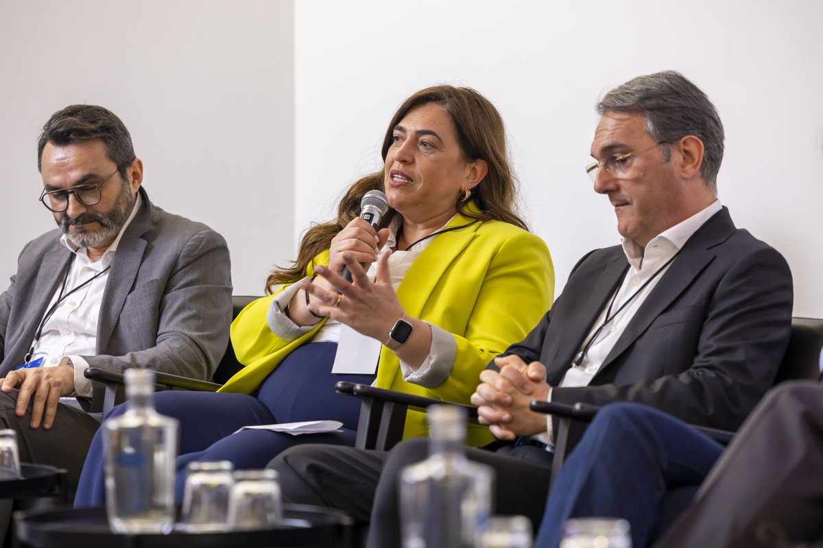 infoGMV_es's tweet photo. GMV se une a @FCTNOVA y a 6 empresas tecnológicas para impulsar el nuevo grado en Ingeniería de la Comunicación e Información (#LECI).
📚 Financiaremos las primeras 3 ediciones desde 2025/26
🤝 Una apuesta por el talento del futuro
#Educación #Innovación #Talento #FCTNOVA #Futuro https://t.co/0NG27vGs5U