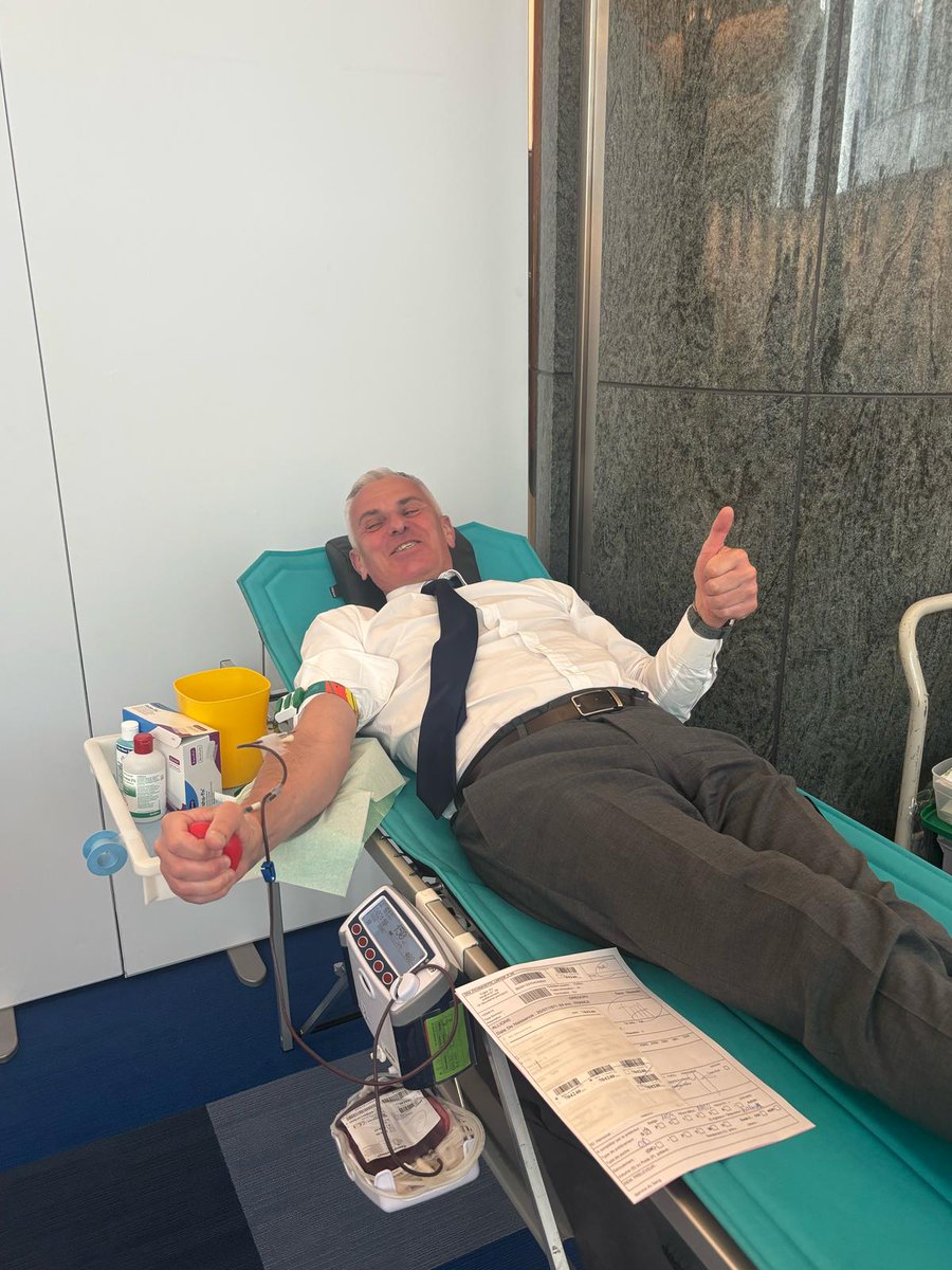 GregoryAllione's tweet photo. 🩸 Donner son sang, c’est sauver des vies ! 
Chaque don compte : 1 prise peut sauver jusqu’à 3 vies. La #JournéeMondialeDuDonDuSang c'est le 14 juin, mais le don c'est toute l'année ! 
Pour savoir où donner ➡️ https://t.co/ddQPq0cGae #DonDuSang #Solidarité #SauverDesVies https://t.co/iOw85U8KTn