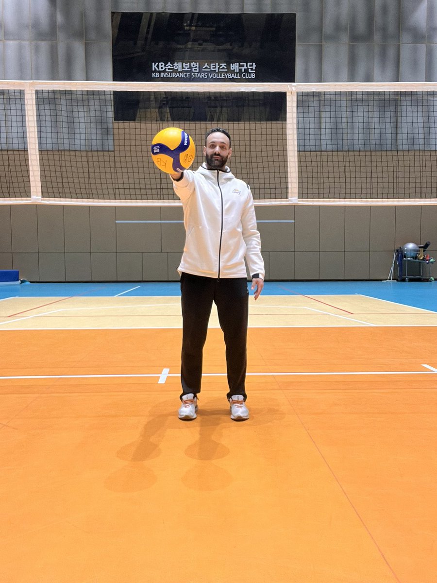 Dovale_9's tweet photo. 👋🏾🇰🇷🏐
Llegó el momento de despedirse de Corea y de la Corea Kovo-League. https://t.co/Smcse5hf2r