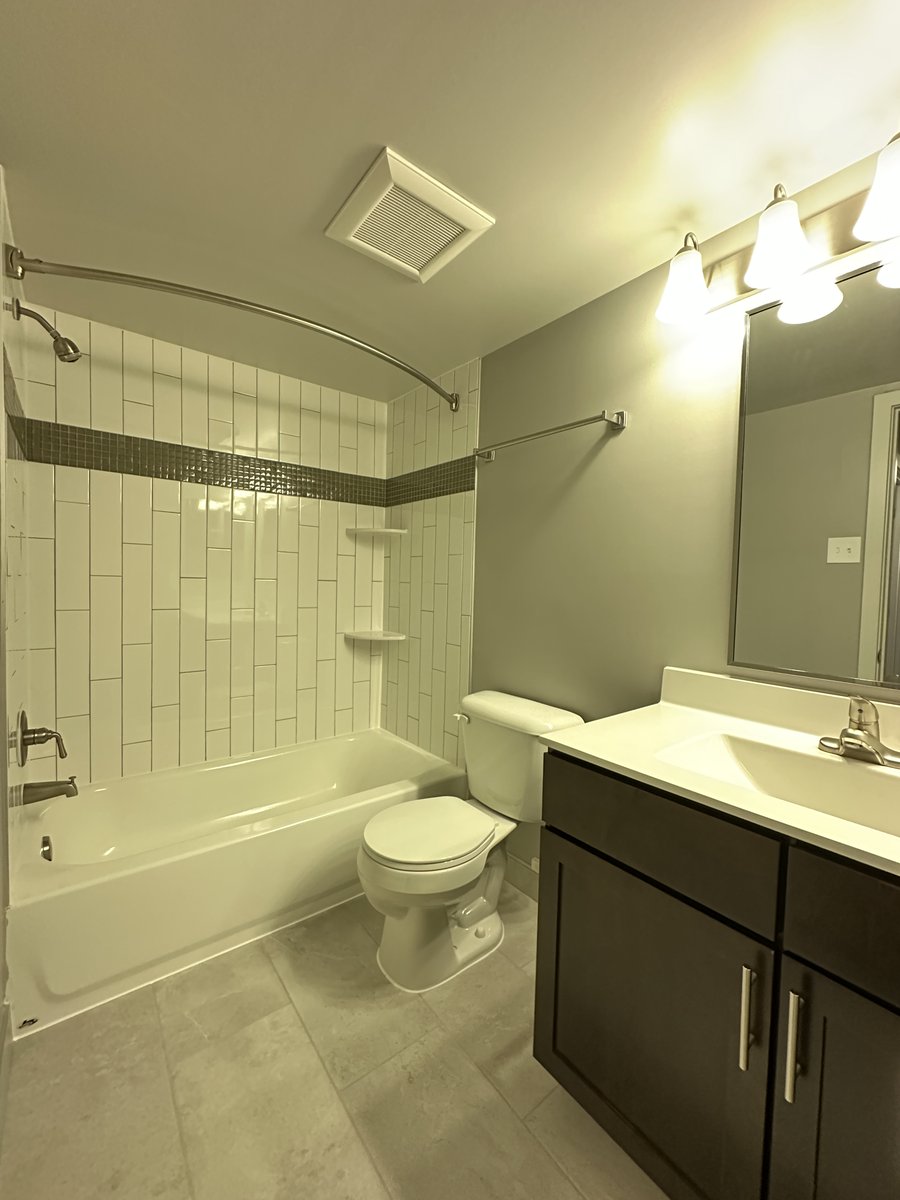 MinerFeinstein's tweet photo. Creekside Interior Renovations Continue

MFA continues interior unit renovations at Creekside Apartments in Alexandria, VA including new kitchen cabinets, appliances, floors and lighting, new bathroom fixtures and living space finishes. #affordablehousing https://t.co/TluQdCDgvN