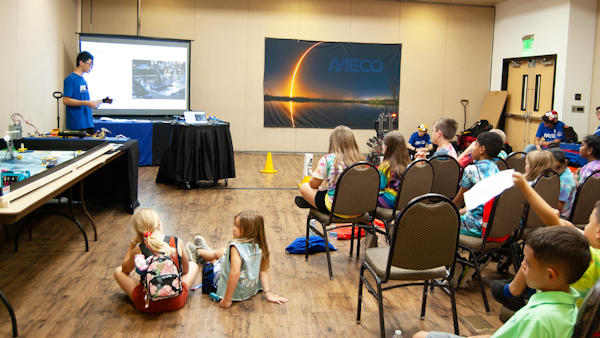 UCFMAE's tweet image. 🚀✨ Last Friday, we welcomed K-12 students to UCF for STEM Day! With hands-on workshops and inspiring speakers, it was a day of discovery and creativity!

Thanks to all the schools and students for joining us! We loved seeing future engineers in action! 👏

#STEMDay #UCF