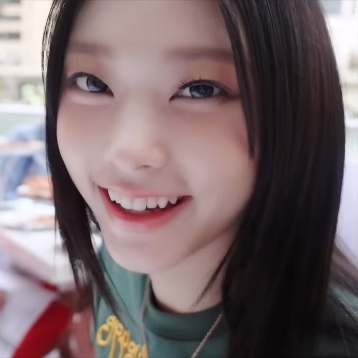 smiley kangz in green here to brighten up your mood 🧃🍵