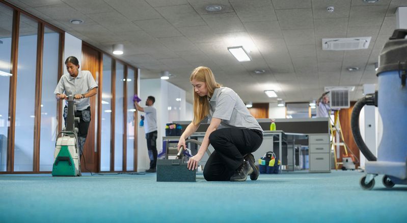 RegencyCleaning's tweet image. #Springallergens often hide in places you can’t see. Visit our blog to learn how #customizedcleaning plans and #routinemaintenance ensure your workplace stays comfortable and safe for everyone. buff.ly/OOcFqRA #RegencyCleaningServices