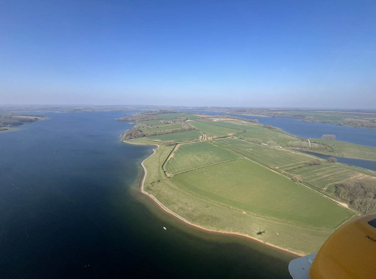 Can you guess where this is? Great shot for this weeks #viewfromthecrew 🚁💛

#wherehavewebeen #LNAA #sunshine