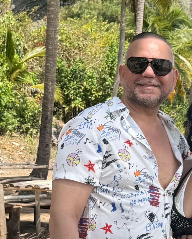 BandaAzulTL's tweet photo. Aun se encuentran desaparecidos en el terrible derrumbe de la discoteca Jet -set . 

•José Luis Salvi
•Emmanuel Gómez
•Daniel Jiménez

No tenemos ninguna información sobre su paradero. Cualquier dato que puedan aportar será de gran ayuda. https://t.co/ATSUuL8QCx