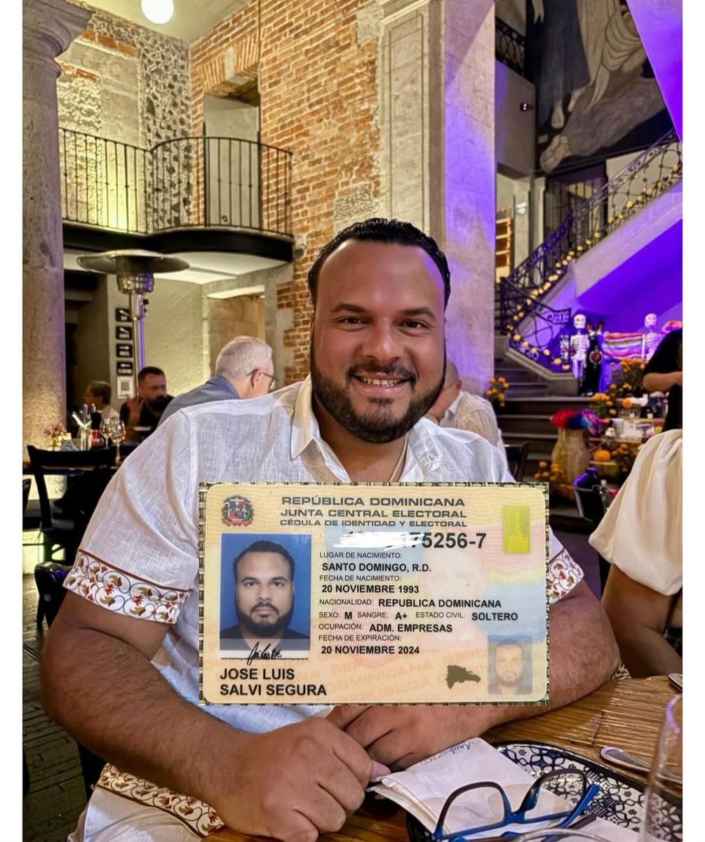 BandaAzulTL's tweet photo. Aun se encuentran desaparecidos en el terrible derrumbe de la discoteca Jet -set . 

•José Luis Salvi
•Emmanuel Gómez
•Daniel Jiménez

No tenemos ninguna información sobre su paradero. Cualquier dato que puedan aportar será de gran ayuda. https://t.co/ATSUuL8QCx