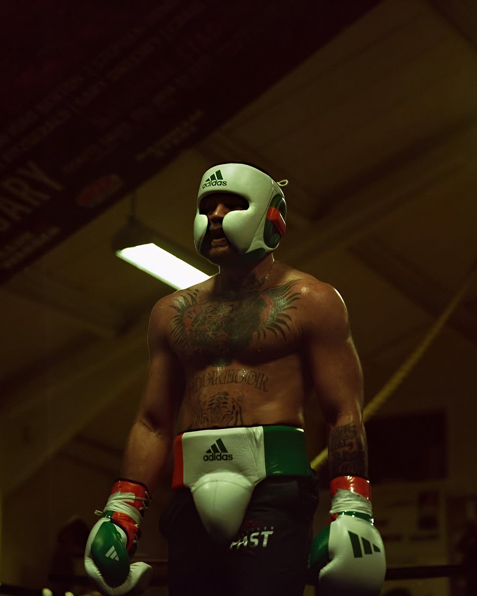 mcgregorufc22's tweet photo. Ready for war. https://t.co/sycMcJbFsE