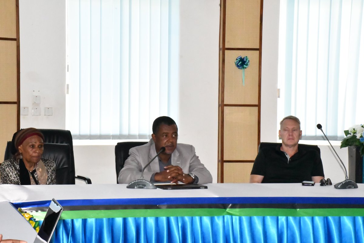 DsfaFishing's tweet photo. Ujumbe wa wanafunzi kutoka World Maritime University - Sweden wamefanya ziara katika ofisi za Mamlaka ya Kusimamia Uvuvi wa Bahari Kuu (DSFA) na kuweza kufahamu majukumu mbalimbali ya Mamlaka. Ujumbe huo ulikaribishwa na Naibu Mkurugenzi Mkuu wa DSFA Dkt. Saleh A. Yahya. https://t.co/13UMoER21q