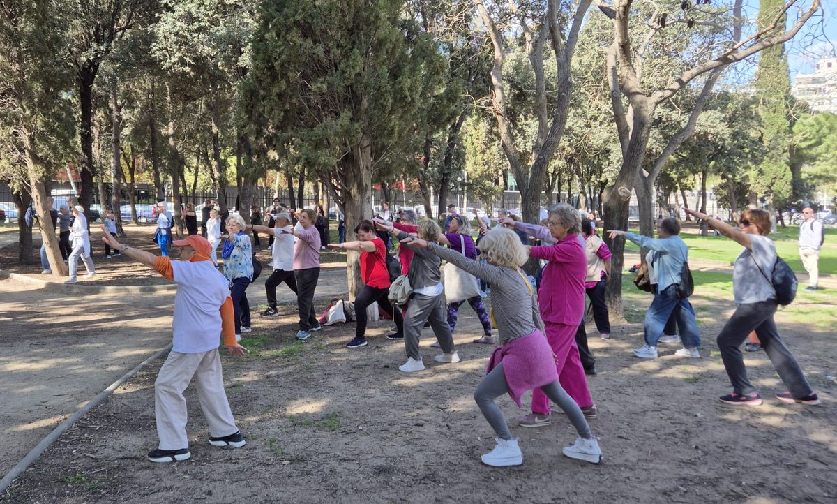 primariaicscat's tweet photo. 🧘‍♀️Durant el mes d'abril continua el programa dels CAP de Barcelona ciutat de @primariaicscat per celebrar el #DMAF2025.

S'organitzen actes perquè totes les persones gaudeixin dels beneficis de l'activitat f��sica.

📸#CAPCascAntic #CAPSantJoan
📸 #CAPBordetaMagòria #CAPGuinardó https://t.co/O7LWEpMX5f