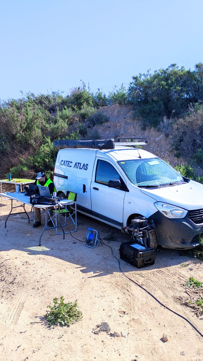 🛩️Compartimos fotos de la campaña de vuelo que hemos realizado este martes para el proyecto #iRAIN, en la EDAR de Pliego (Murcia). El objetivo era la obtención de datos con cámara multiespectral y térmica de la finca de albaricoques donde se hacen las demostraciones del proyecto.