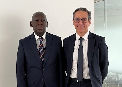 Une délégation du <a href="/cnraaudiovisuel/">Cnra</a> du Sénégal menée par son président Mamadou Oumar Ndiaye, également président en exercice du <a href="/OfficielRefram/">Réseau francophone des régulateurs des médias</a>, est en visite de travail les 9 &amp; 10 avril à l'<a href="/Arcom_fr/">Arcom</a> où elle a été accueillie  par son président <a href="/martinajdari/">Martin Ajdari</a>.