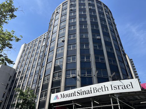 ChuckTownDaily's tweet photo. Mount Sinai Beth Israel hospital in Manhattan (New York) closing for good today after 135 years - Charleston Daily - https://t.co/nh4tF5BMCV
#MountSinaiBethIsrael #NewYork #HospitalClosure #CharlestonDaily https://t.co/KSF3XHRiQX