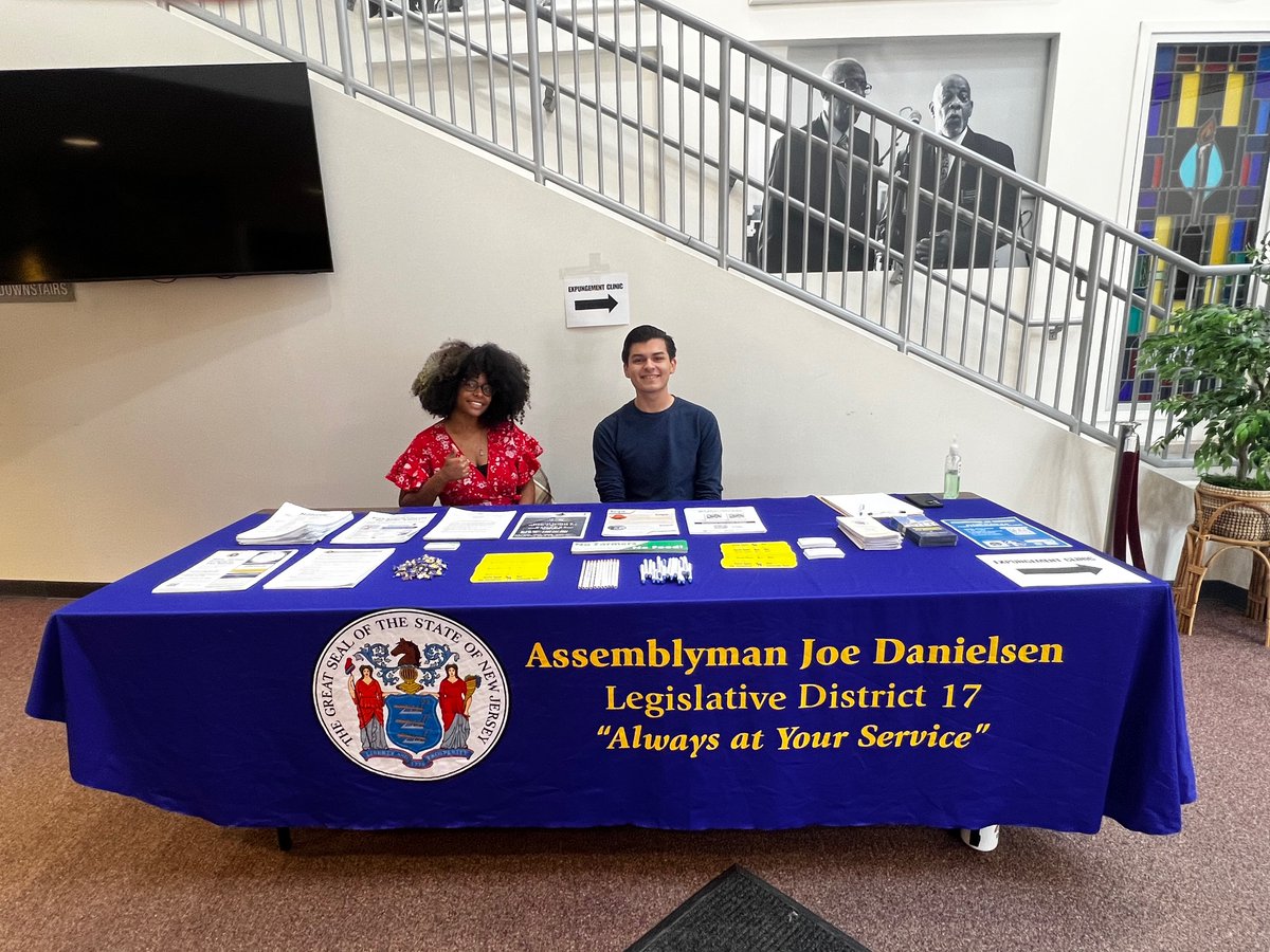JoeDanielsen17's tweet photo. The doors are open!
If you need help making your tomorrow better today, please stop by and meet with legal professionals. #expungement #cleanslate #njld17 #alwaysatyourservice https://t.co/oTw1OrFHLo