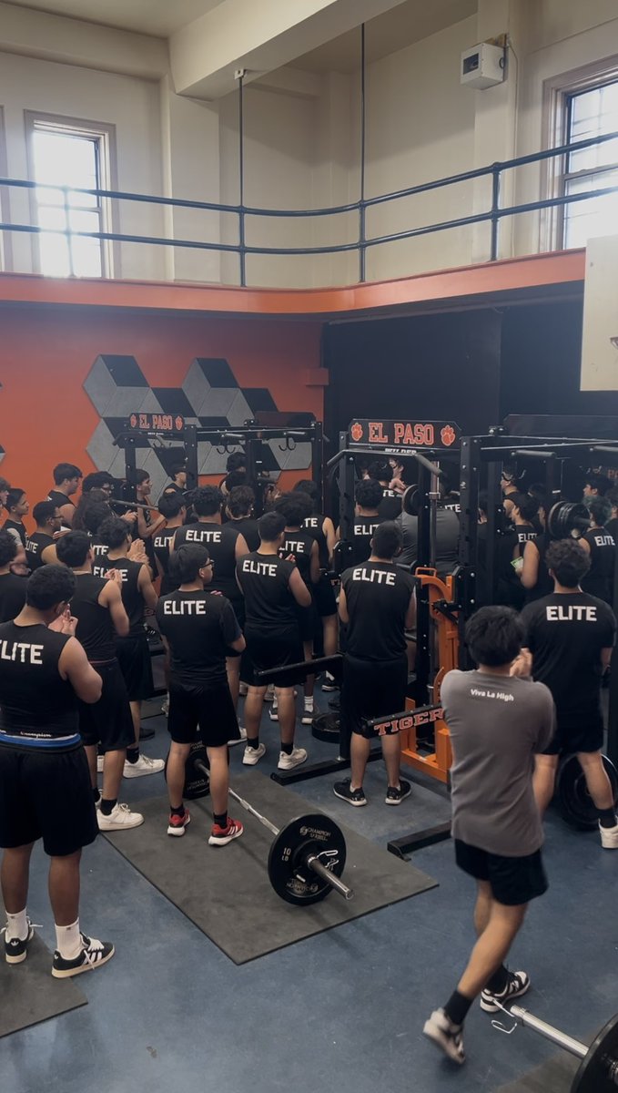 The best Juice in the morning is that ELITE Tiger Juice!! 

Winning the day early!! 

#EliteIsTheStandard #Brotherh25d <a href="/ElPasoFB/">El Paso High Football</a>