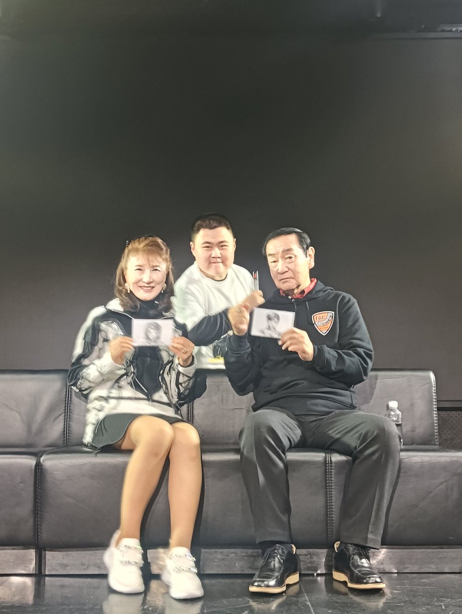 Sebastian175424's tweet photo. @qjbJaTPk8u26S0a 高峰さん、西恵子さんとおばあちゃんが中国広州に来るのを歓迎します。私もあなたと西恵子さんの会見に参加しました。5日です。私はあなたの顔がプリントされたtシャツを着て、とても楽しかったです。またお会いしたいです。また広州に来てください。中国からのファンです。 https://t.co/dhSvO7MeEO