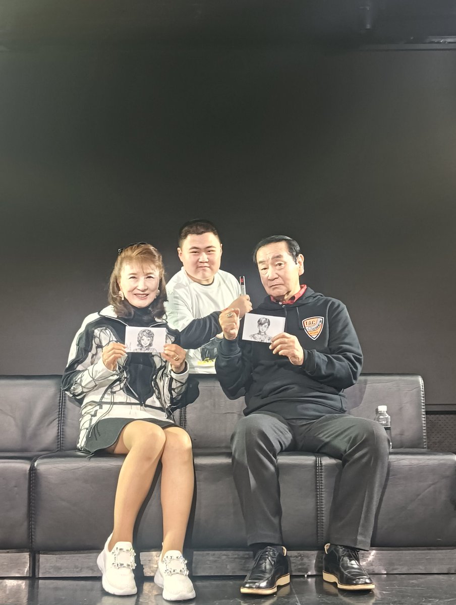 Sebastian175424's tweet photo. @qjbJaTPk8u26S0a 高峰さん、西恵子さんとおばあちゃんが中国広州に来るのを歓迎します。私もあなたと西恵子さんの会見に参加しました。5日です。私はあなたの顔がプリントされたtシャツを着て、とても楽しかったです。またお会いしたいです。また広州に来てください。中国からのファンです。 https://t.co/dhSvO7MeEO