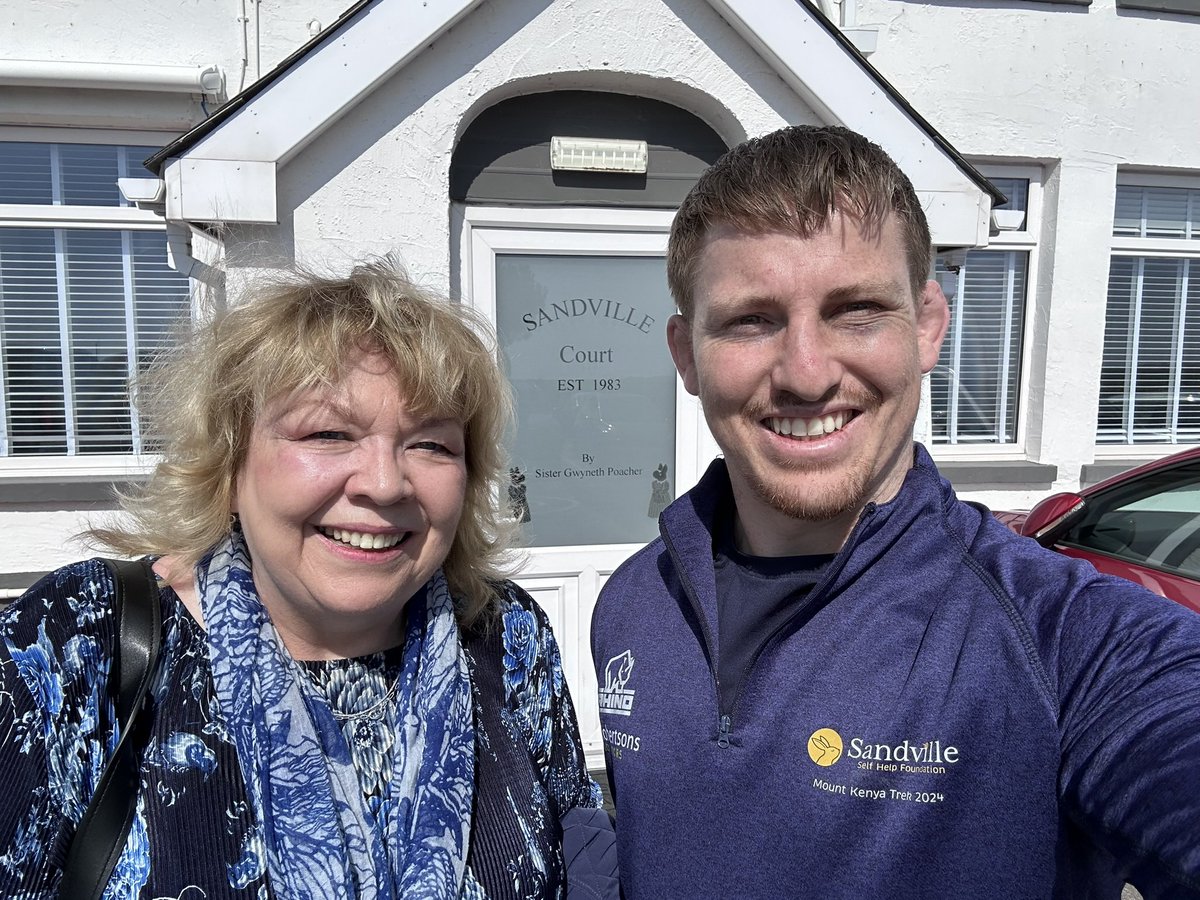 cleyshon1992's tweet photo. Absolutely delighted to welcome Welsh actress @Dibot1 to @SandvilleSHF today! 🎬 🏴󠁧󠁢󠁷󠁬󠁳󠁿

Di took the time to tour our space and meet some of our clients. 

We truly appreciate you visiting and for all the positivity you brought with you. 🤝

#WelshActress #Charity #Support #Visit https://t.co/W806PBSutP