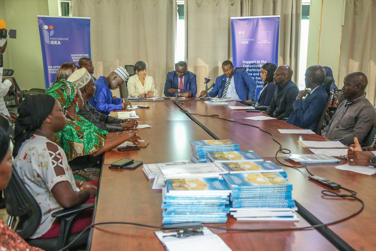 NHRCGambia's tweet image. In a landmark step towards strengthening civic and human rights education in The Gambia, the NHRC officially handed over newly developed Civic Education textbooks and Teachers' Guide to MoBSE. More on: facebook.com/share/p/1HtHFR…