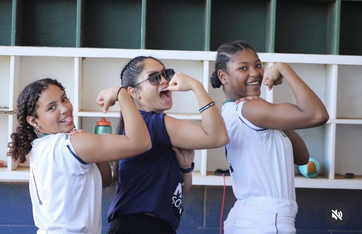 Calling all <a href="/MHSMavs/">McNeil High School</a> teachers!! Softball Teacher Appreciation Night has been rescheduled for Tues, 4/15. Come on out and let us celebrate you with a free tea, Bush’s chicken tender roll and a shirt. 💪🏻🥎💚💙🐎

JV @ 5 and Varsity @ 7.