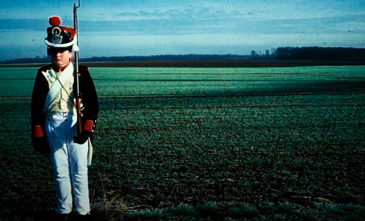 LA VIE C’EST L’CLIP DE GEN J’AI RIEN COMPRIS MAIS C’EST SUPER BEAU