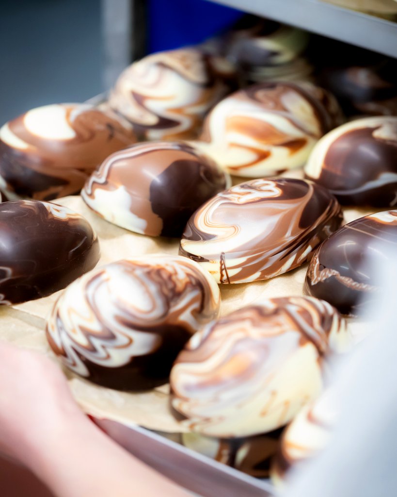 Did someone say Marbled Chocolate Eggs? 😍

Hand-swirled to perfection, every one of our Marbled Eggs is a total original – just like you. Made with a dreamy mix of Fairtrade organic milk, dark &amp; white chocolate, and filled with even more chocolate inside ✨