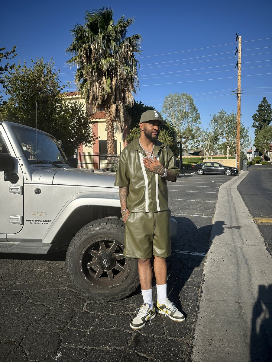 TheRealVincent2's tweet photo. Stay hungry never thirsty https://t.co/TlABH0AfEt