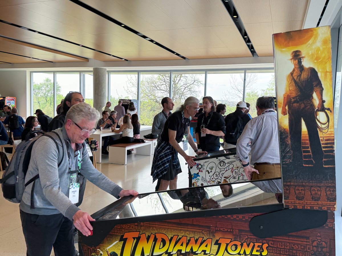 Claris, an Apple company tweet media