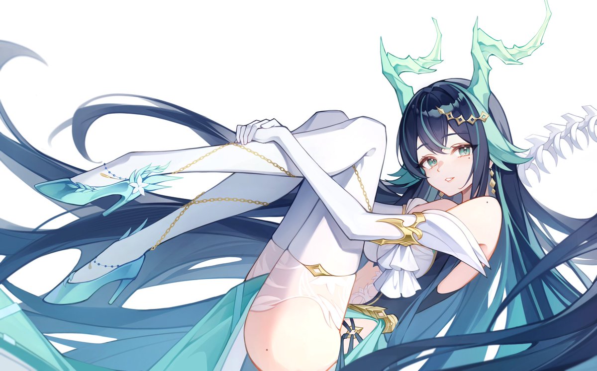 Hello and good morning everyone! I woke up to news that I got one of my art commissions back and I’m so in love with it! The artist always does my design justice ❤️ please show them some love!

*also a little fun fact: I bet some of you didn’t notice: I have not 2, but 3 beauty