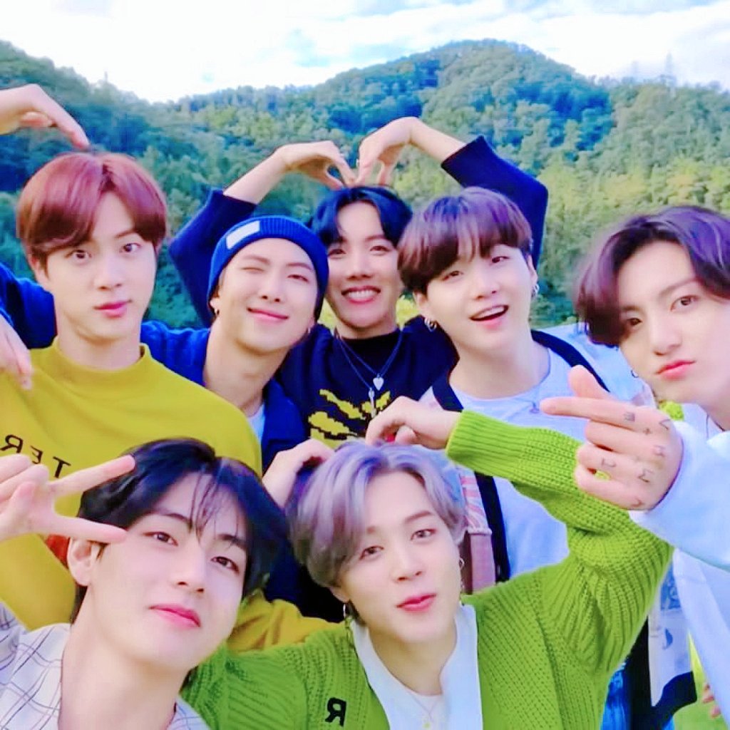 meowpide's tweet photo. 𝗌𝗁𝗂𝗇𝖾ꓹ     𝖽𝗋𝖾𝖺𝗆    &amp;     𔓕     𝗌𝗆𝗂𝗅𝖾
          한 편의 영화가 끝나도
              끝이 아닐 거라고
                            𖹭.ᐟ https://t.co/cJjMwWxRpl